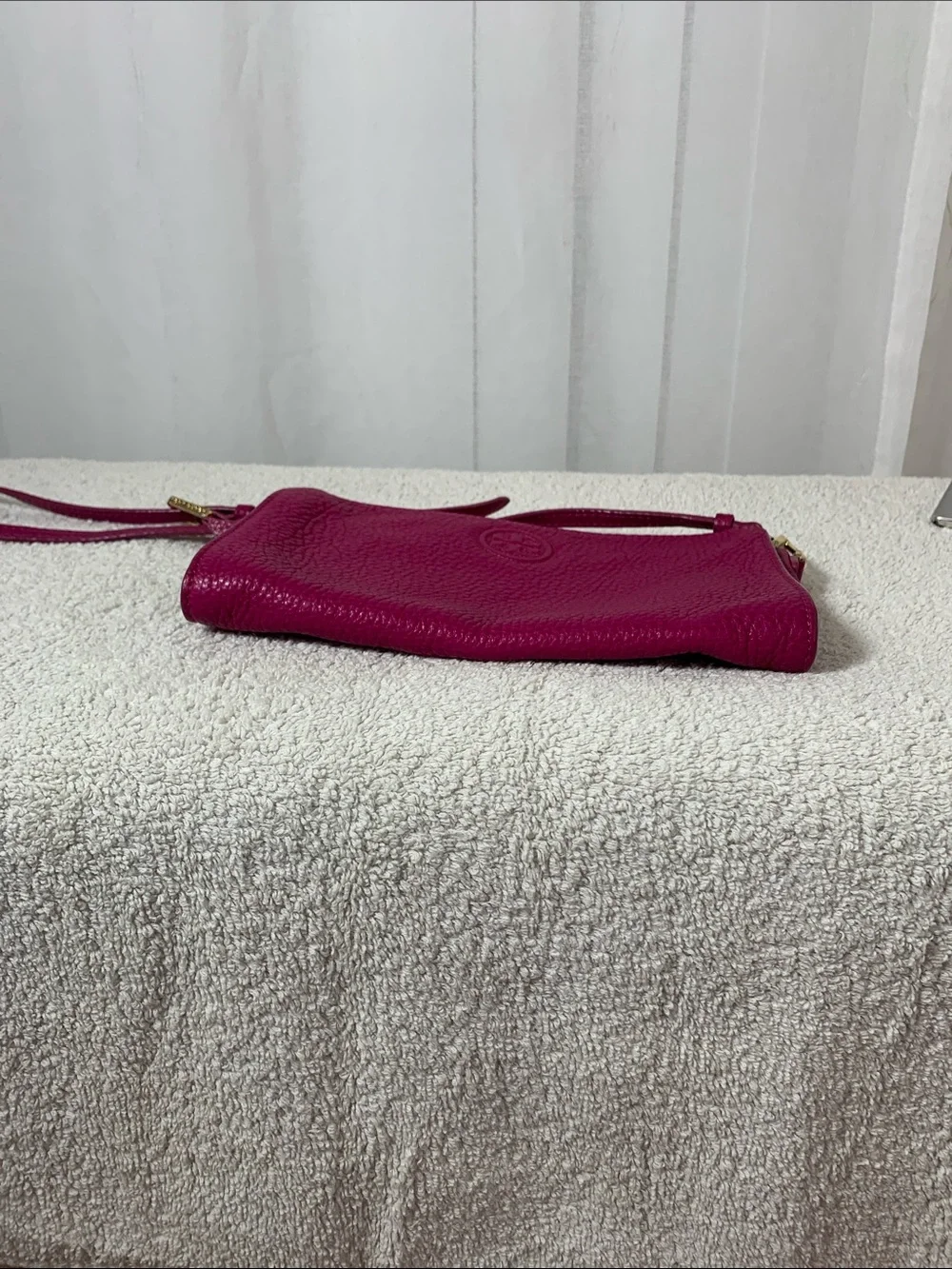 GUC Tory Burch Bombé Flat Crossbody Bag